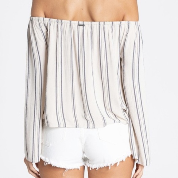 ❌SOLD LOCALLY- NWT Billabong top - Picture 5 of 11